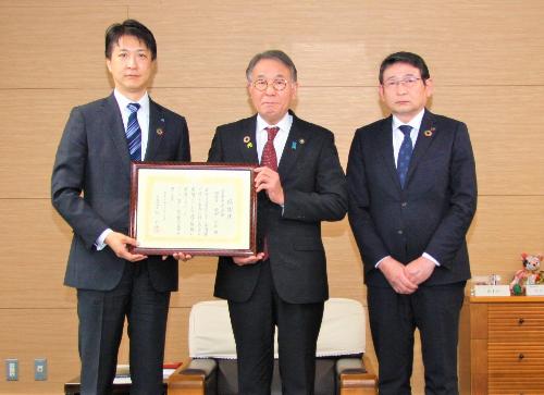 企業版ふるさと寄附金感謝状贈呈式(信金中央金庫)