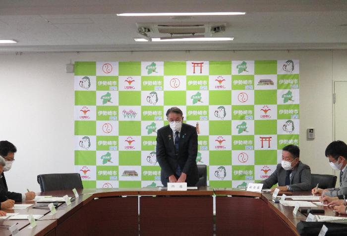 新型コロナウイルス感染症対策本部会議の様子