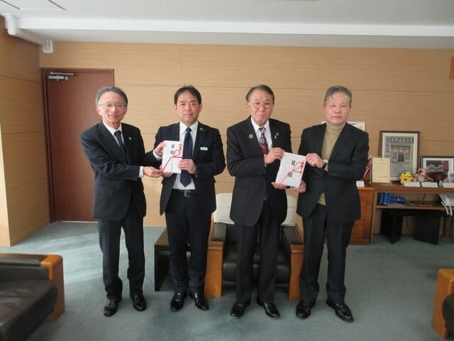 寄附贈呈式の様子