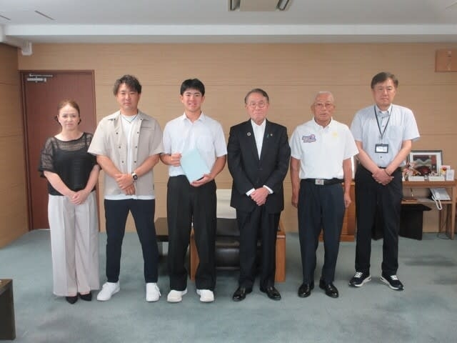 第25回鶴岡一人記念大会出場報告の様子