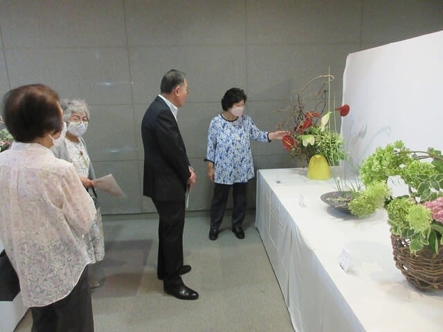文化協会華道部門いかばな展の様子