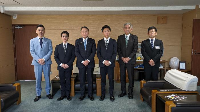 伊勢崎オートレース新人選手市長表敬訪問の様子