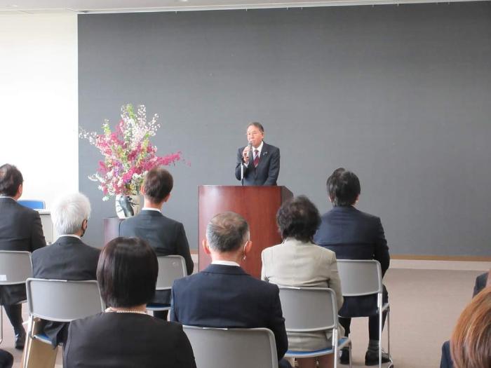 退職者辞令交付及び感謝状贈呈式の様子