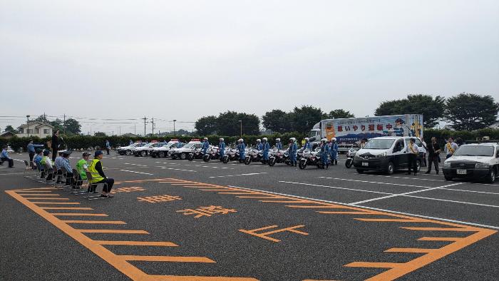夏の県民交通安全運動出動式の様子