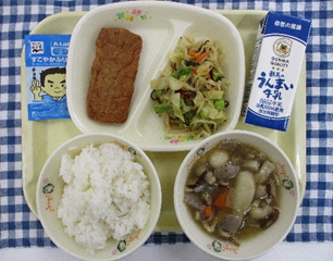 上記で説明した郷土料理~愛媛県~が盛り付けられた給食写真