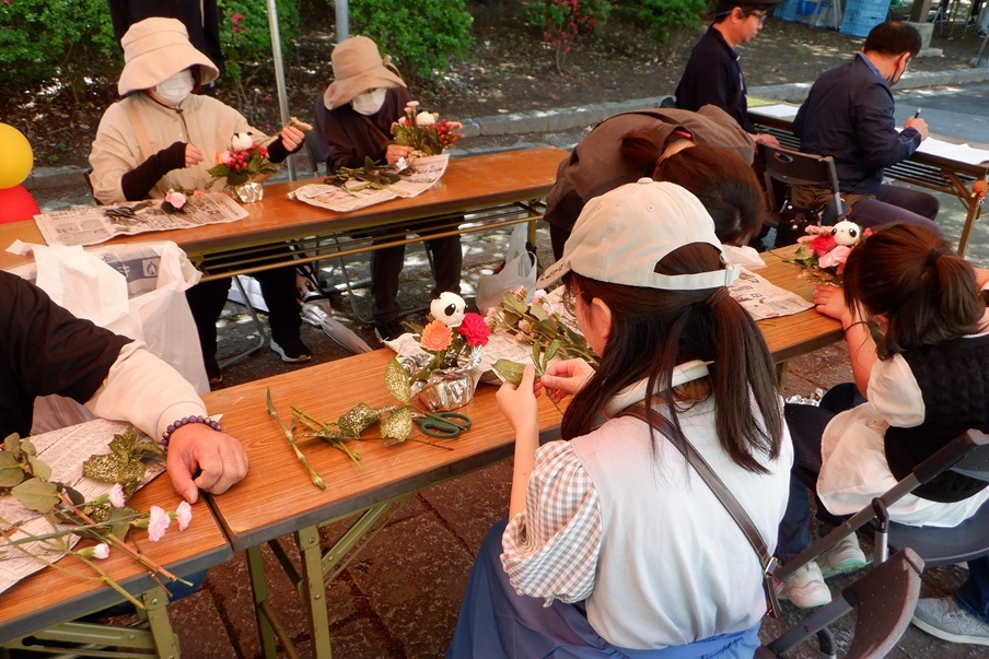 グリーンフェスタ生花アレンジメント教室の様子