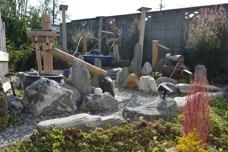 第14回オープンガーデンいせさきの参加者のお庭の写真の一例です。