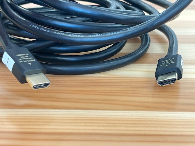 ケーブル1の端子(HDMI)