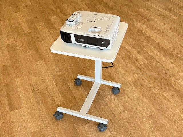 成人健診室プロジェクター