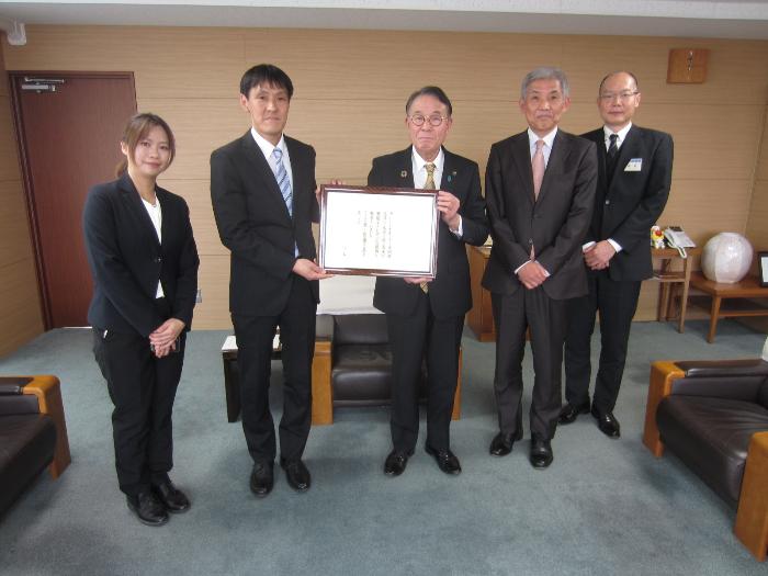 伊勢崎市企業版ふるさと寄附金感謝状贈呈式の様子