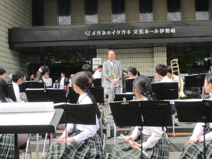 I ROCKS 2025 stand by LACCO TOWERで挨拶する市長