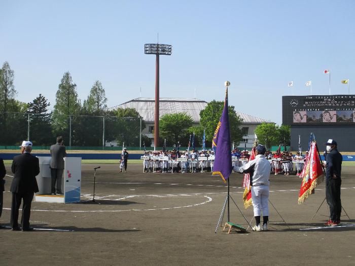 第38回伊勢崎市長旗第20回伊勢崎佐波ライオンズ旗争奪少年野球大会で挨拶する市長