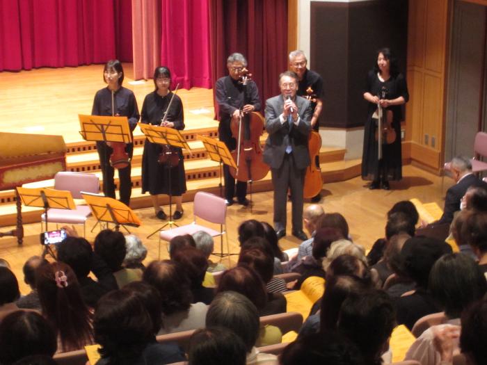 第18回フレッシュ・ふれあいコンサート～オータム・ハーモニー2025～で挨拶する市長