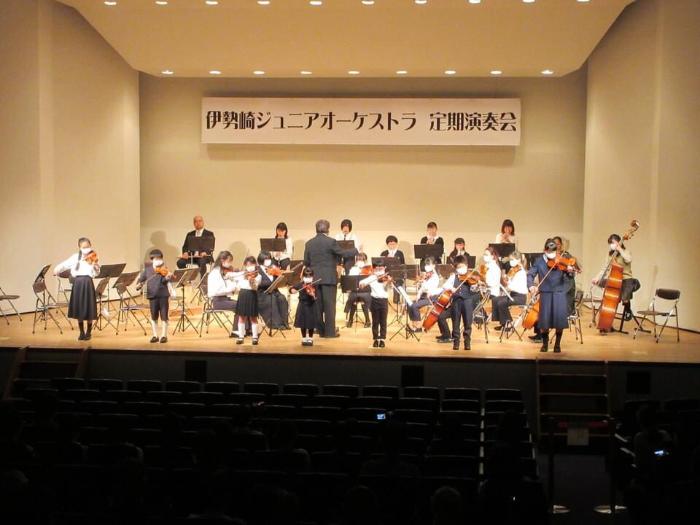 伊勢崎ジュニアオーケストラの演奏の様子