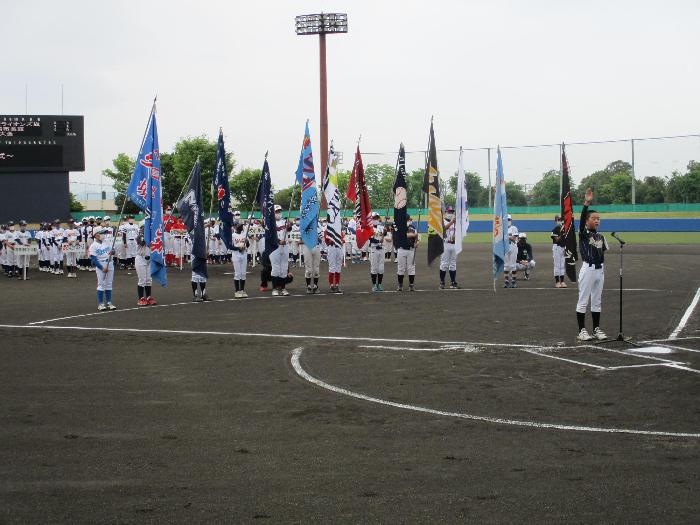 少年野球大会の開会式の様子