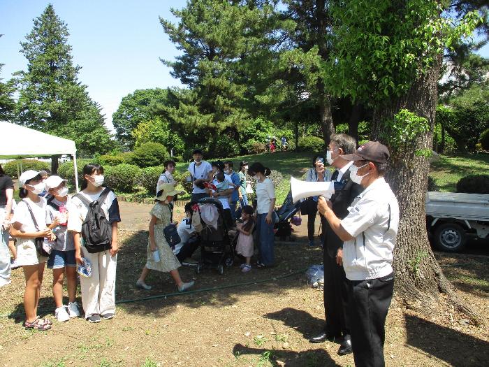 いよく沼蓮まつりで挨拶する様子