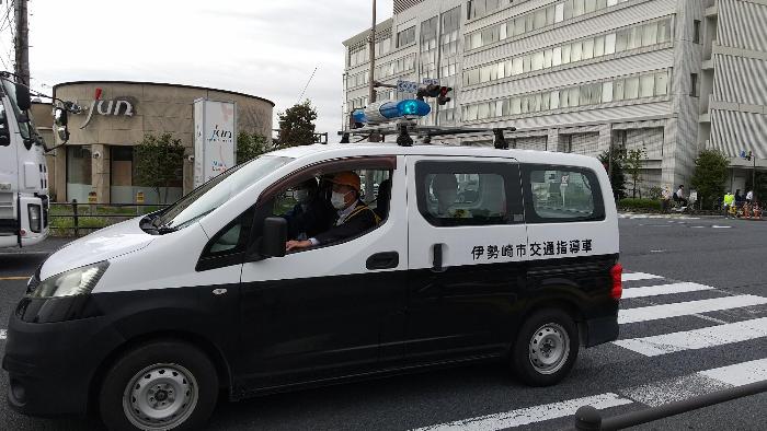 秋の交通安全運動車両広報の様子