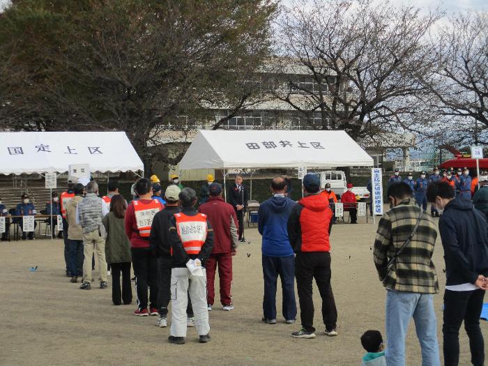 東地区防災組織訓練開会式でのあいさつの様子