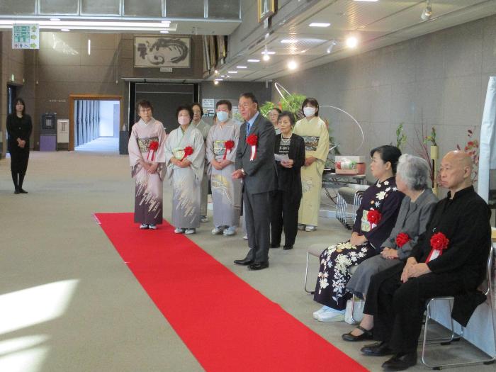 古流松藤会伊勢崎支部創立60周年記念華展の様子