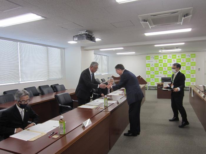 選挙管理委員会委員就任式の様子