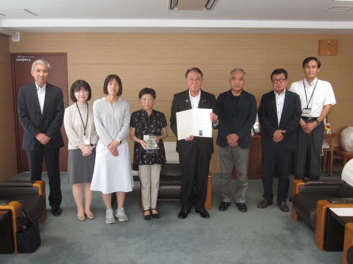 第29回日本秋まつり参加使節団派遣に伴う市長表敬訪問の様子