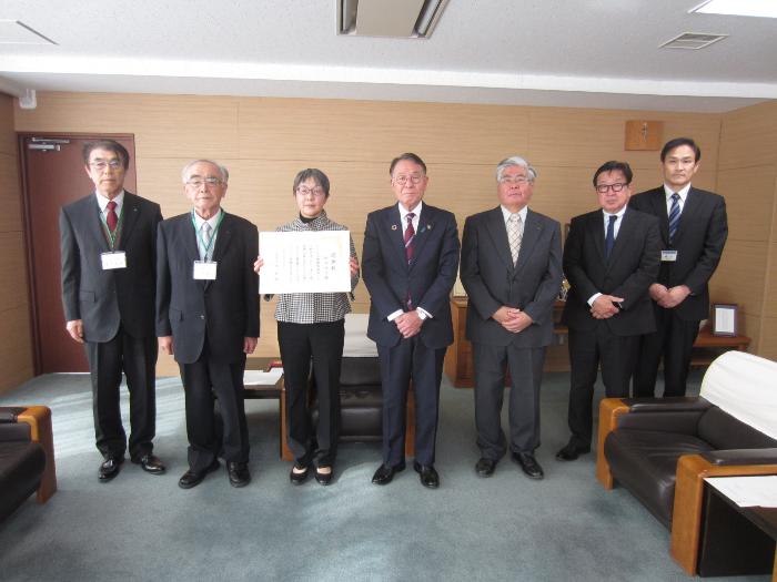 退任人権擁護委員感謝状贈呈式の様子