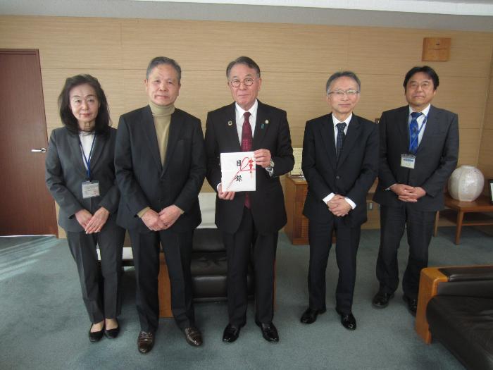 株式会社クリマ様からの寄付贈呈式の様子