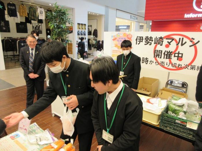 伊勢崎マルシェの様子