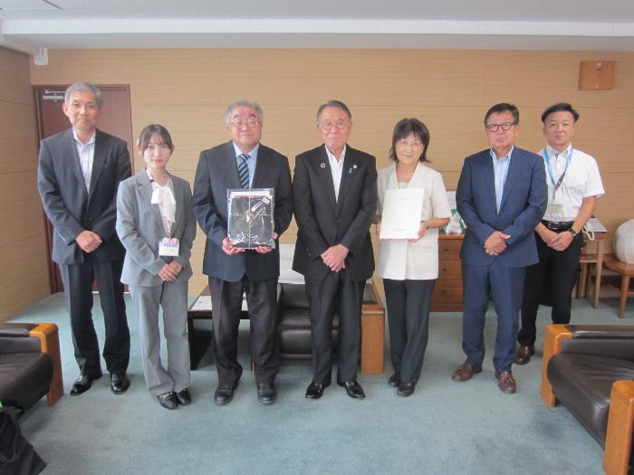 日本秋まつり参加使節団市長表敬訪問の様子