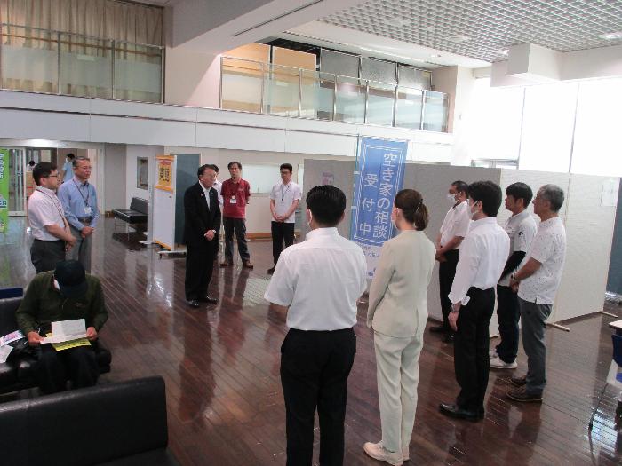 無料空き家相談会開会式の様子