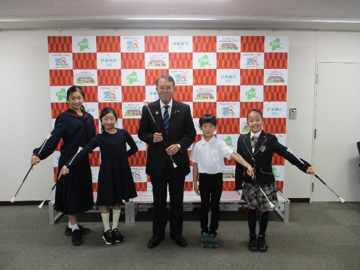 クレインバトンスタジオ市長表敬訪問の様子