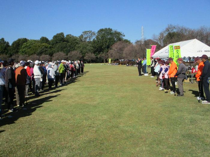 伊勢崎市交通安全グラウンドゴルフ大会の様子