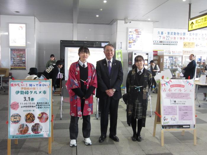 伊勢崎グルメ市・古本マルシェの様子