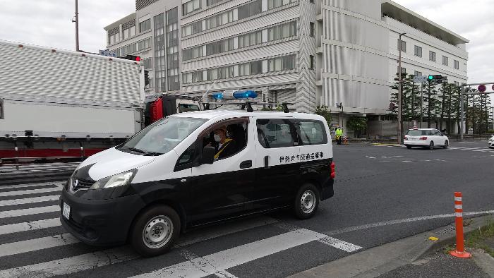 春の全国交通安全運動交通指導車巡回の様子