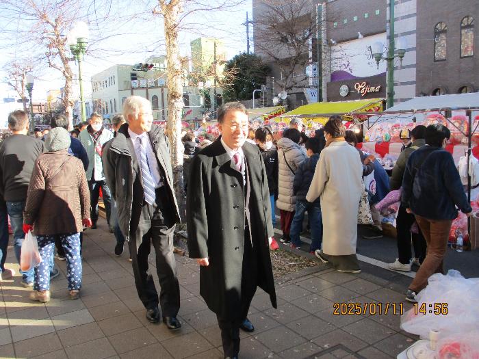 いせさき初市の様子