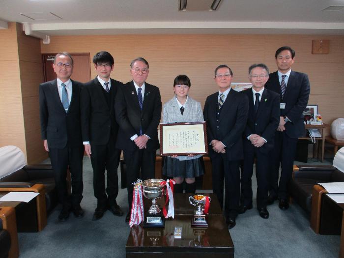 市長表敬訪問での集合写真