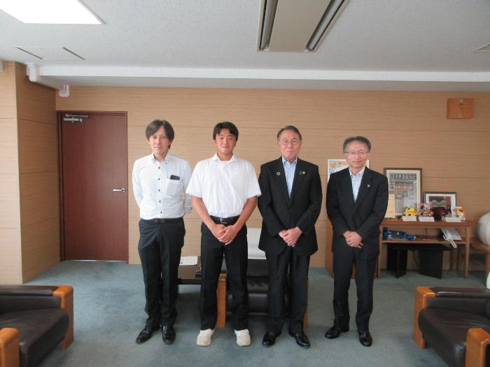 侍ジャパンU-15日本代表選手新井悠河さん市長表敬訪問の様子