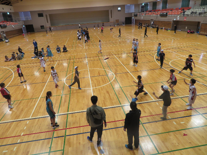 ドッチビーで交流している様子