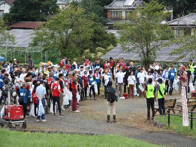 ごみ拾いイベント「スポGOMI in いせさき」の写真
