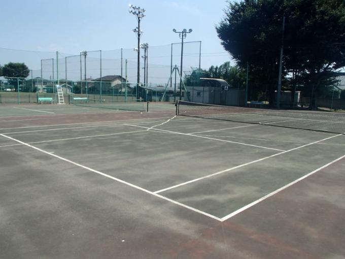 赤堀中央運動場テニス場の写真