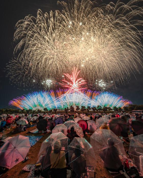 いせさき花火大会の打ち上げ花火