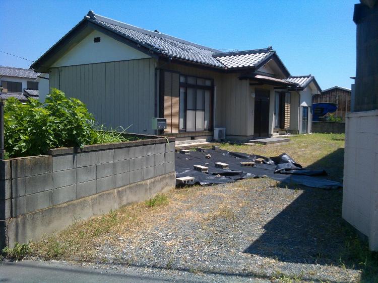西側敷地入り口