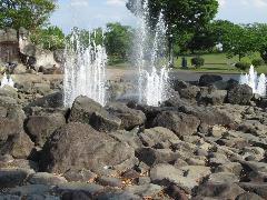 伊勢崎市みらい公園の噴水の様子