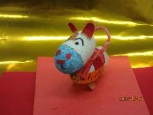 まゆを使って、来年の干支の午を作った作品の写真