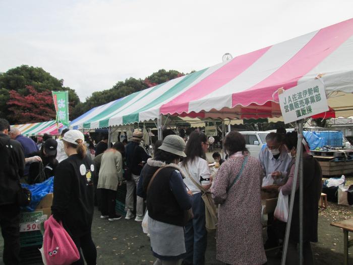 JA佐波伊勢崎営農販売事業部直販課による乳製品の販売