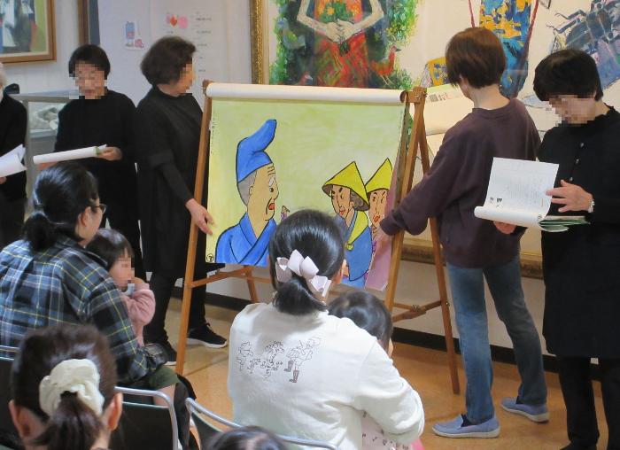 読み聞かせライブの様子