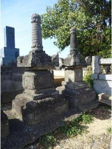 大聖寺墓地の宝匧印塔の写真