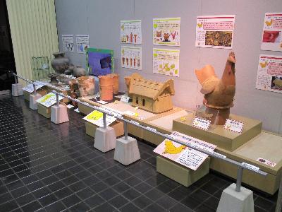 企画展土器ドキモンスターの展示の様子です