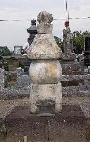 宝珠寺の五輪塔の写真