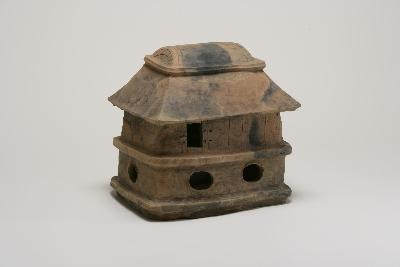 東京国立博物館特別展「はにわ」で展示される釜ノ口遺跡の家形埴輪